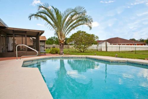 Port Saint Lucie Casa | 3 Bedrooms 2 Baths Pool Home available for LONGER STAYS!
