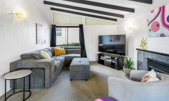 Papatoetoe Casa | 3 bedrooms, 4 beds | 1 bathroom | covered deck