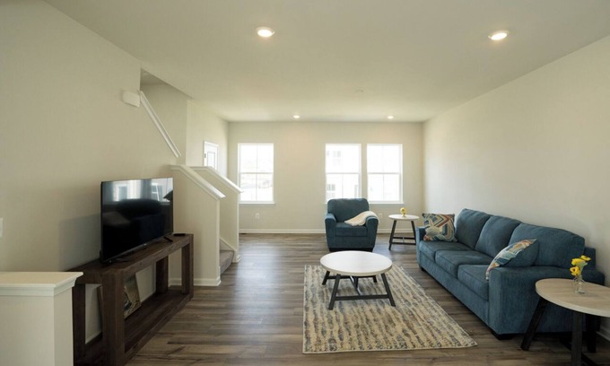 Ranson Casa | 3 bedrooms. close to Harpers Ferry. peloton bike/workout room. playground
