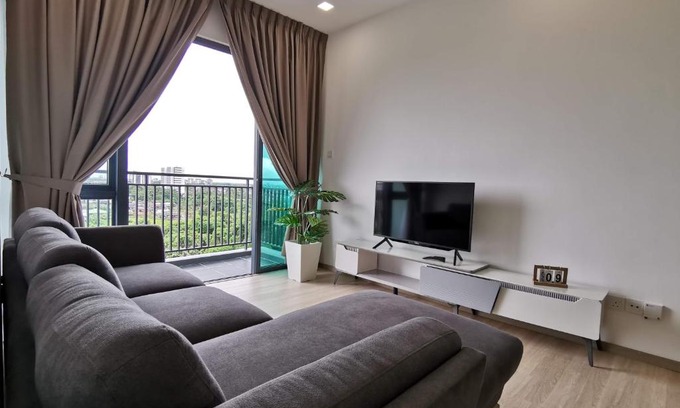 Richmond Hill Apartamento | 3 bedrooms condo with pools, gym, wifi & washer