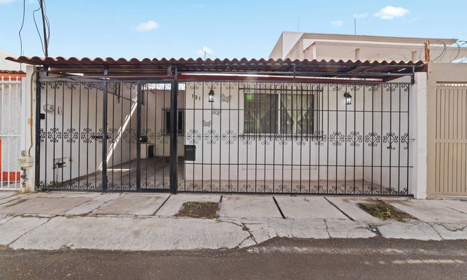 Zona 2 Extendida Casa | 3 Bedrooms House Ideal for Families
