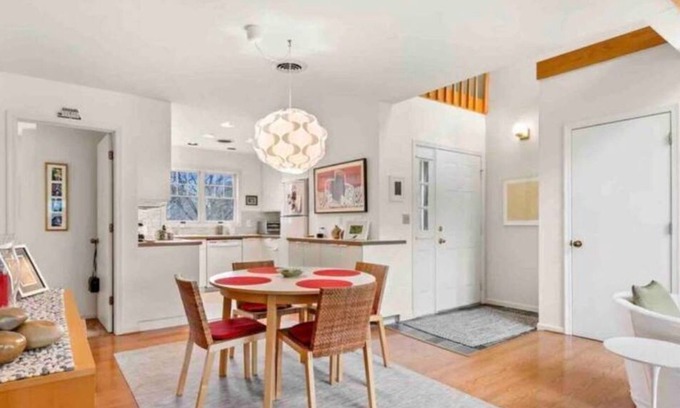 Betterton Condominio | 3 Bedrooms of Beachy Bayfront Bliss... PLUS VIEWS!