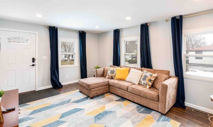 Lake Orion Casa | 3 Bedrooms with a Fire Pit