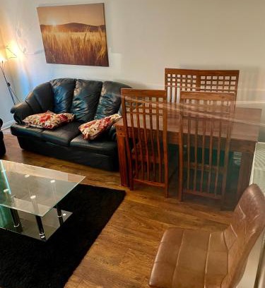 North Glasgow Apartamento | 3 beds in a 2 bedroom COSY apartment located close to city centre Glasgow