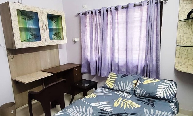 Himayatnagar Apartamento | 3 BHK in KPHB with Free Parking