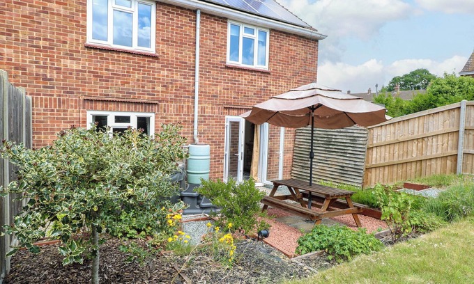 Thorpe St Andrew Cabaña | 3 BIRKBECK WAY, pet friendly, with hot tub in Norwich