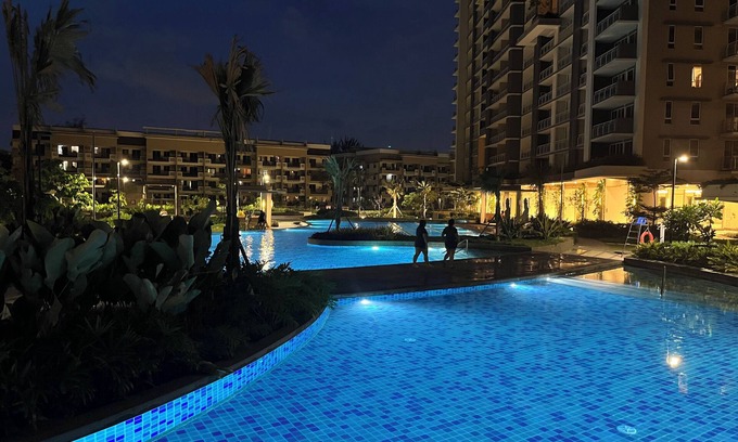 Pandacan Condominio | 3-BR , 2 Bath condo with AC, WiFi+Free Parking+Netflix- 8 persons