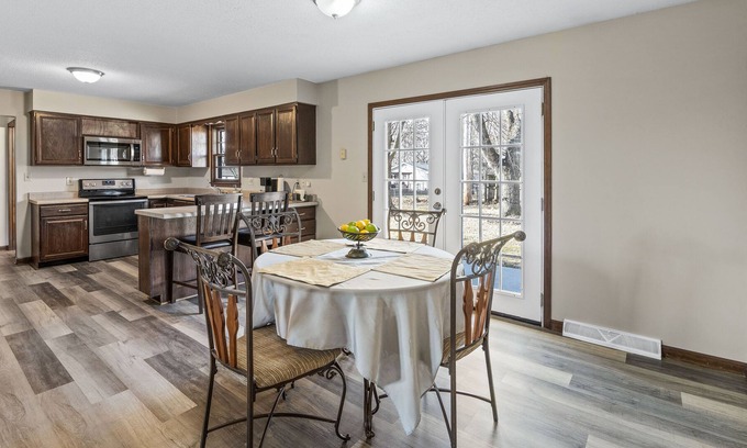 Columbia Casa | 3 BR, 2 bath home near Cosmo Park, Columbia Mall.