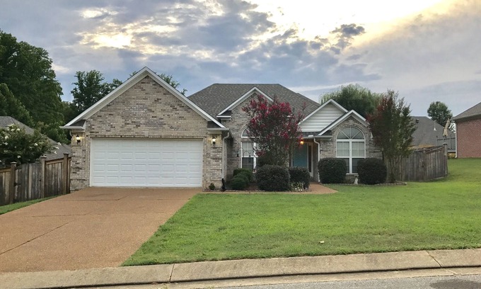 Jackson Casa | 3 Br; 2 Br house; Edgewater cove; North Jackson, TN, sleeps 6