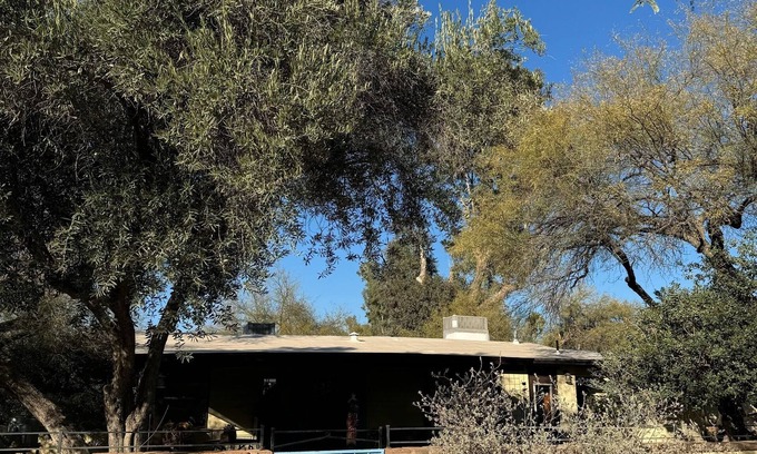 Tanque Verde Otro | 3 BR adobe home , horse friendly, pool, jacuzzi,pet friendly.