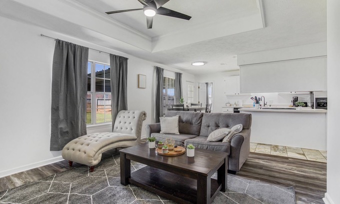 Conway Casa | 3 BR Amazing Fully Fenced Home Close to the Colleges
