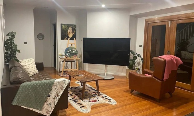 Camberwell Casa | 3 BR Artistic Homenetflix Gymheart of Camberwell