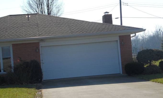New Lisbon Casa | 3 br country home close to town with hot tub