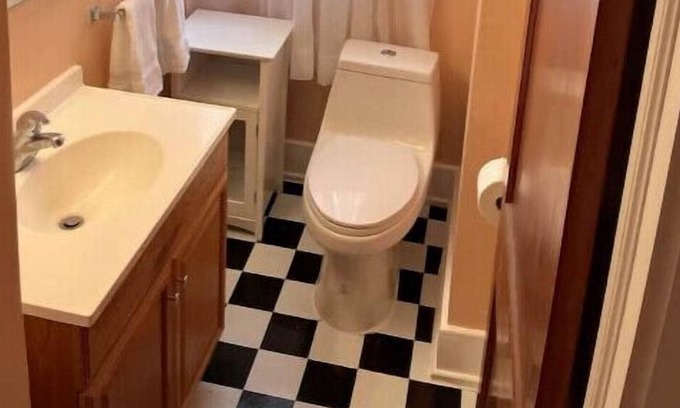 Seneca Falls Casa | 3 Br, Eclectic Lakefront Cottage
