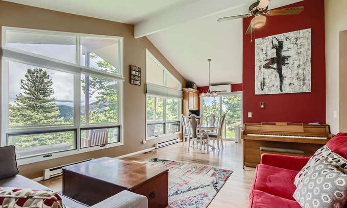 Boulder Casa | 3 BR Family friendly Mountain Home with deck and views