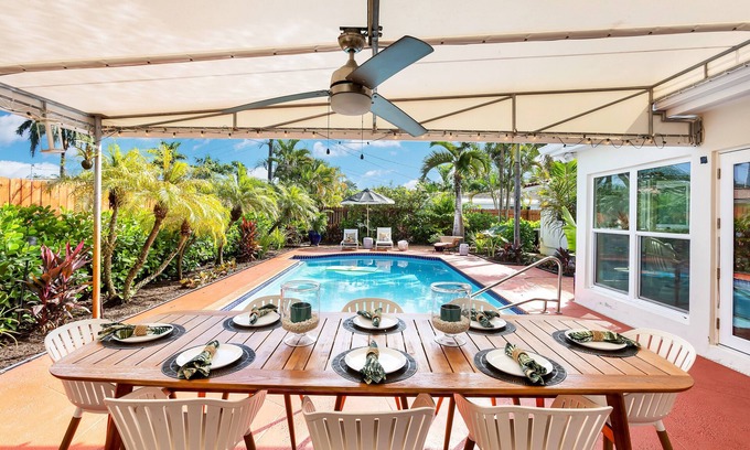 Central Corals Casa | 3 Br home, Clean, Close to Beach, Relaxing Vibe