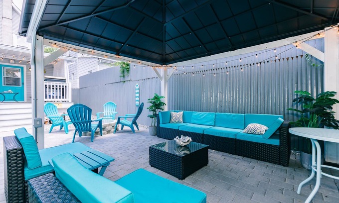 Asbury Park Casa | 3-BR house walk to beach, shopping, bars, NYC train. 6-beach passes & 4-bikes.