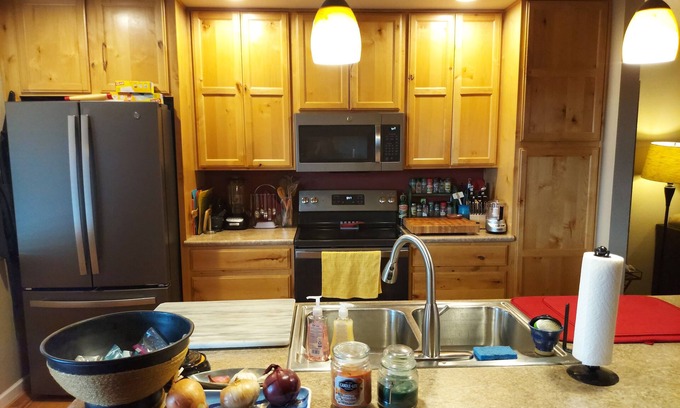Troutman Park Casa | 3 BR house with deck and large back yard located on bike trail & public bus stop