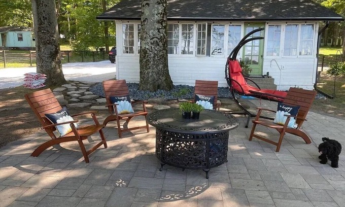 Sister Lakes Casa | 3 BR Lakefront house, sandy bottom on Lake Dewey in the Sister Lakes