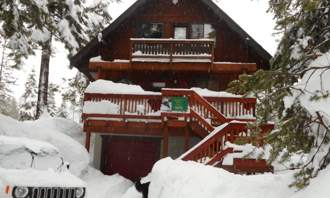 Kingvale Cabina | 3 BR+loft, fam. rm., 2 bth, lg deck, close to major ski areas, trails, history.