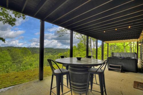 Morganton Casa | 3 BR Mountain Cabin Games Hot Tub Fire Pit
