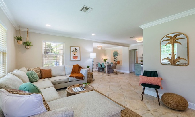Temple Crest Casa | 3 BR w/ Riverview & Fenced in Yard, Near Busch Gardens, USF, Hospitals & Ybor