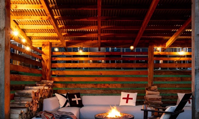 Stowe Area Hotel | 3 Deluxe Double Queens | Tälta Lodge, a Bluebird by Lark | with Bike Rentals