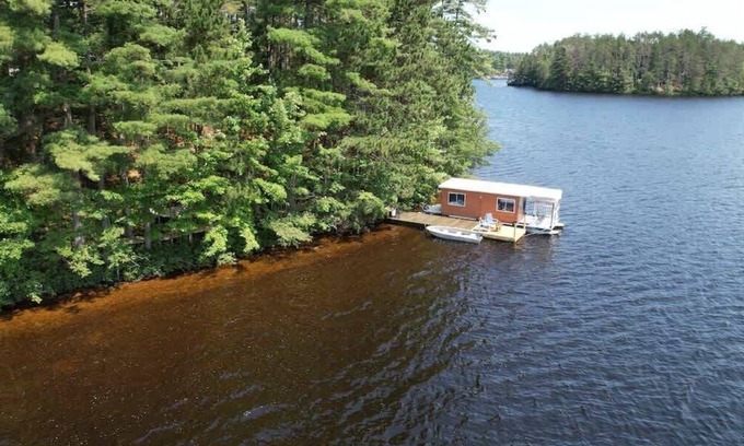 Brantingham Cabina | 3 Epic Stays on Private Island