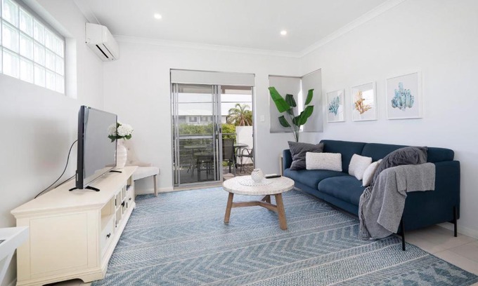 Cloverdale Apartamento | 3 Fresh Sparkling Fisher 2 bed 2 bath sleeps 5 Belmont/Cloverdale
