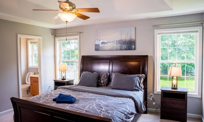 Plainville Apartamento | #3 FRESHLY REDONE & NEWLY FURNISHED! A MUST SEE!