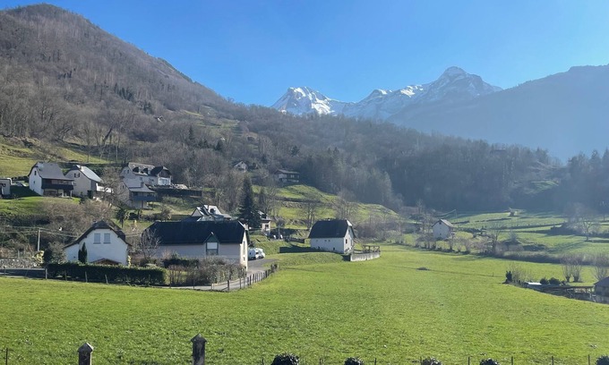 Beost Casa | 3* gîte "La maison Salanave" with garden and SPA Ossau valley mountain view