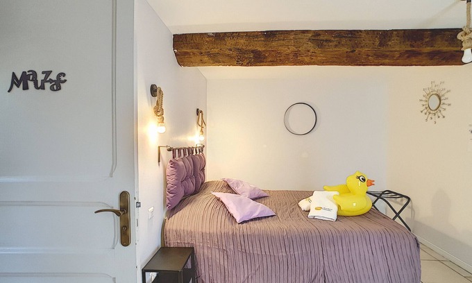 Castelnaudary Casa | 3*** gite on the banks of the Canal du Midi, private parking and enclosed grounds