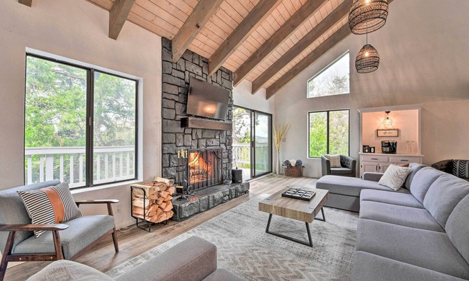 Cedar Glen Cabaña | 3-level Luxe Home w/ Spa, AC, Game Room & Theater!