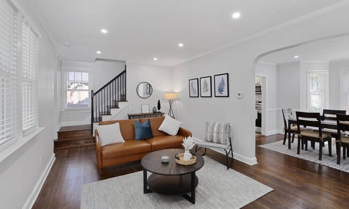 Radnor - Fort Myer Heights Casa | 3 Lvl Rosslyn Gem-Walk to Metro!