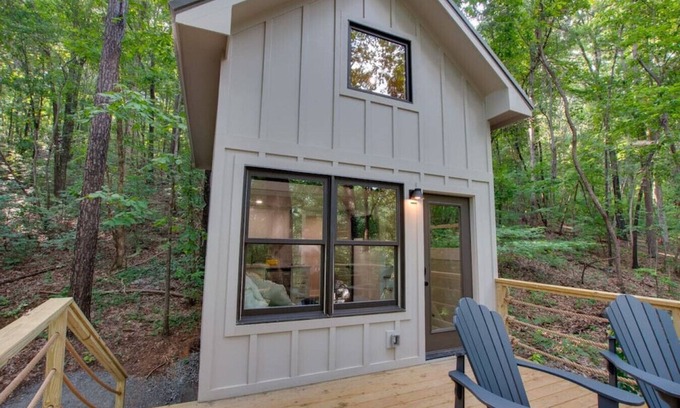 Groveoak Cabina | #3 (Magnolia) Treehouse near Lake Guntersville