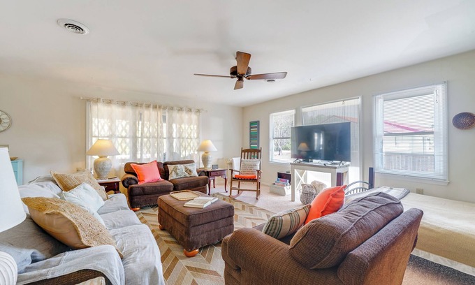 Hampstead Casa | 3 Mi to Beach: Home w/ Fire Pit in Hampstead!