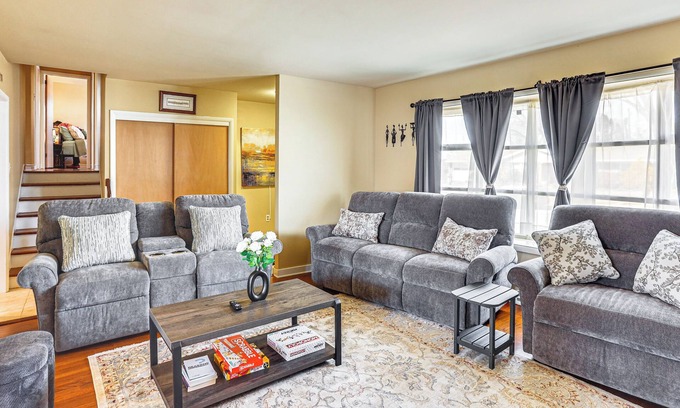 Sinking Spring Casa | 3 Mi to Berkshire Mall: Suburban Stay w/ Yard!