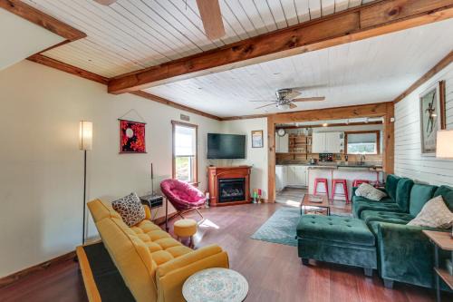 Thomas Casa | 3 Mi to Blackwater Falls Peaceful Retreat with Deck