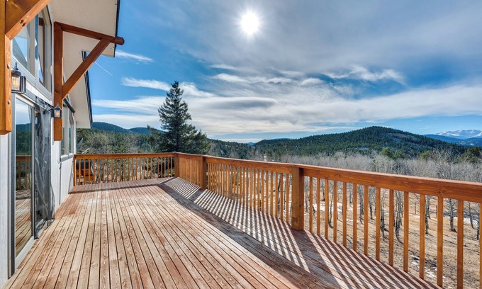Black Hawk Cabina | 3 Mi to Casinos: Cabin w/ Stables in Black Hawk!