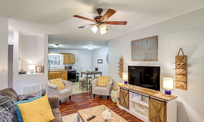 Morristown Casa | 3 Mi to Cherokee Reservoir: ‘Blue Haven Bungalow’