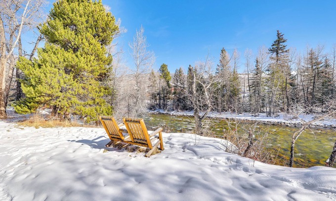 Willow Grove Condominio | 3 Mi to Dillon Reservoir: Condo w/ Hot Tub Access!