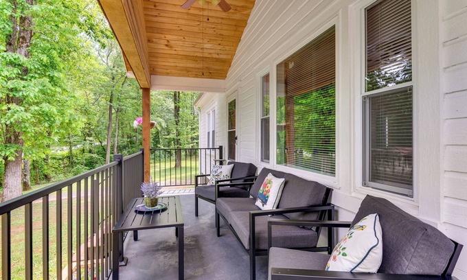 Forest City Casa | 3 Mi to Downtown: Home w/ Fire Pit in Forest City