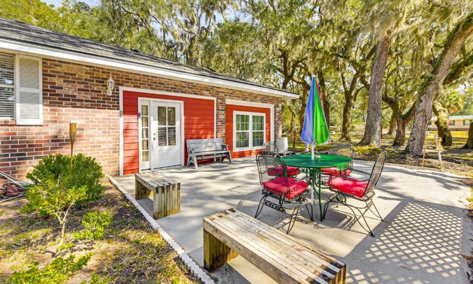 Beaufort Casa | 3 Mi to Dtwn Beaufort Quiet Family Home with Yard