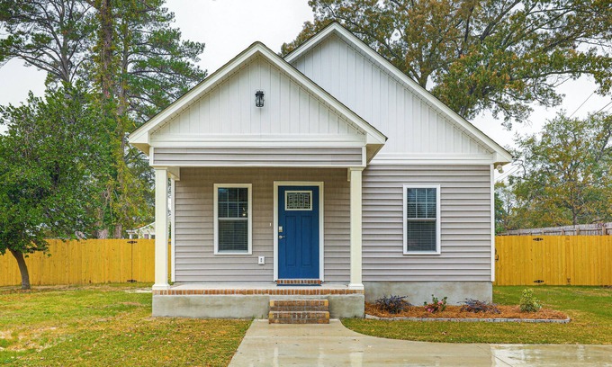 New Bern Casa | 3 Mi to Dtwn: Home w/ Patio & Grill in New Bern