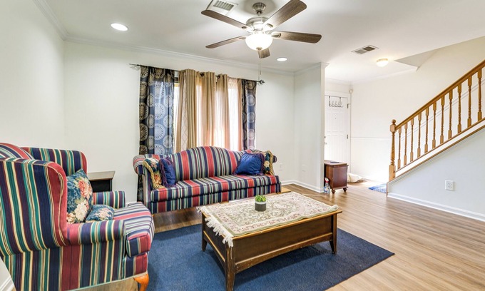 Herndon Casa | 3 Mi to Dulles Airport: D.C. Area Townhome