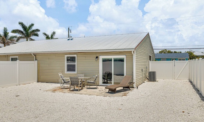 Fort Myers Beach Casa | 3 Mi to Fort Myers Beach: Unit w/ Furnished Patio!