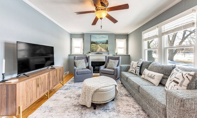 Rockford Casa | 3 Mi to Hospitals: Inviting Rockford Home w/ Yard!