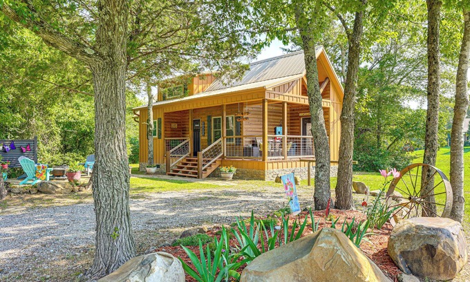 Hot Springs Cabaña | 3 Mi to Lake Hamilton: 'tree Top Cabin'
