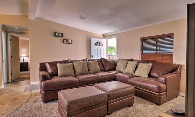 Page Casa | 3 Mi to Lake Powell Page Home with Patio and BBQ