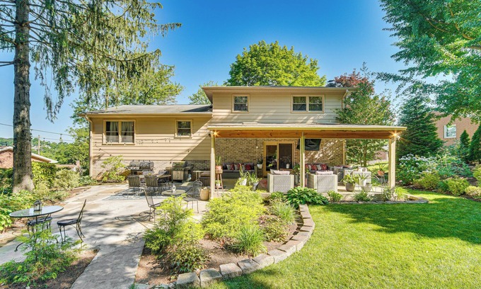 Spry Casa | 3 Mi to Lake Redman: Home w/ Furnished Pergola!